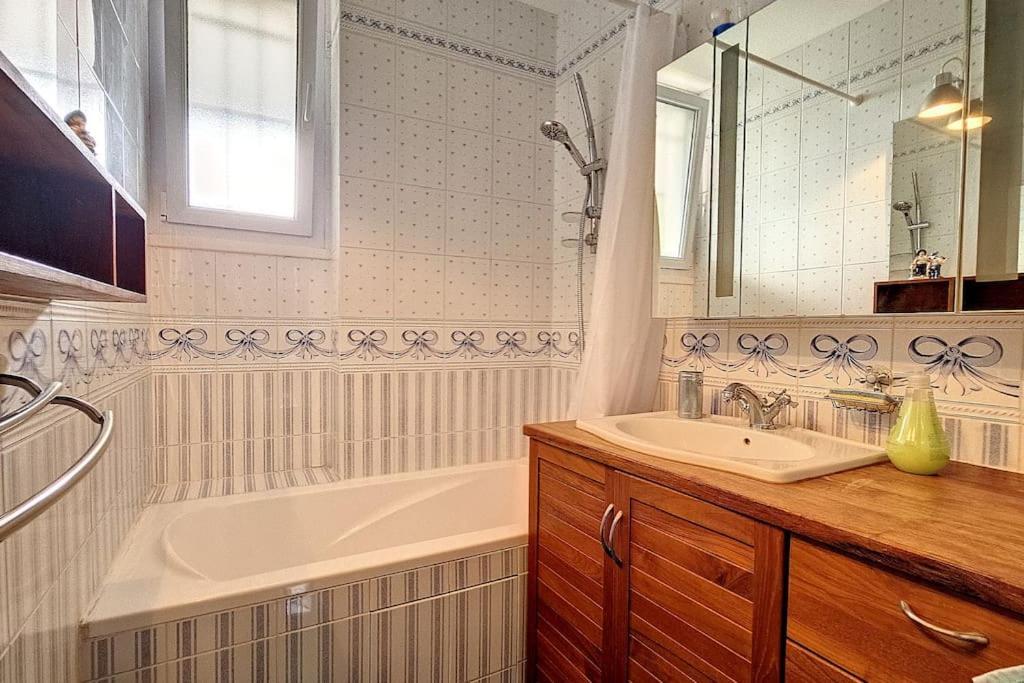 Paris Et Versailles A Proximite ! Sèvres Extérieur photo